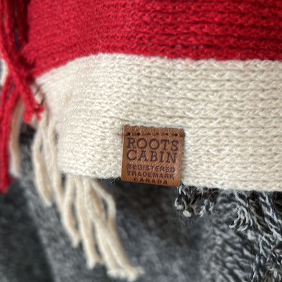 Roots poncho never worn - Picture 3 of 3